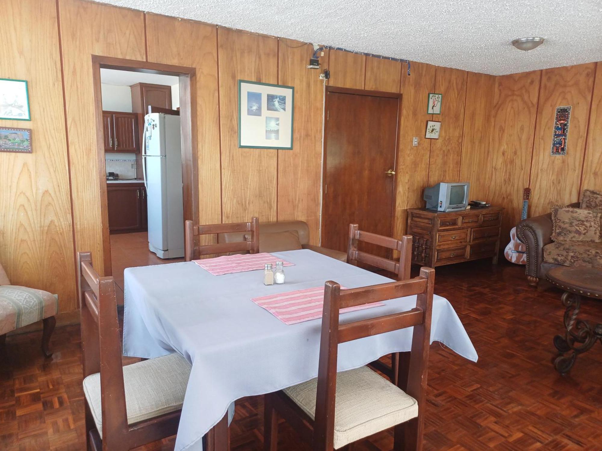 The Quito Guest House With Yellow Balconies For Travellers Екстериор снимка